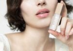 Lip Treatment Gloss model1