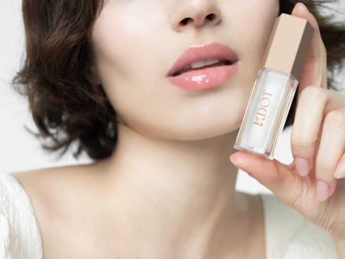 Lip Treatment Gloss model1