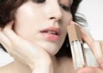 Lip Treatment Gloss model2